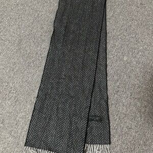 Cashmere Scarf The Men's Store Bloomingdales Size O/S Color Charcoal